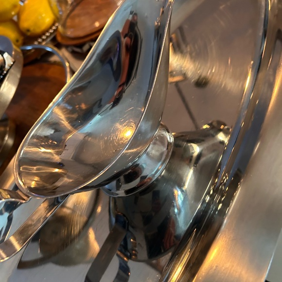 24 inch Stainless Steel serving platter / warming trays and sauce boat. - Picture 3 of 10